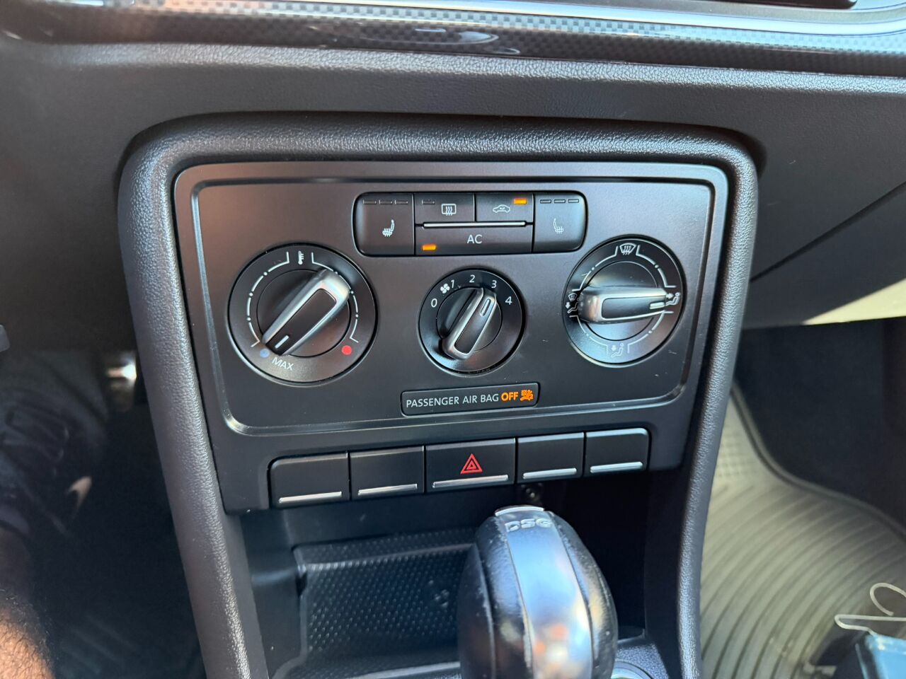 2012 Volkswagen Beetle 2dr Cpe DSG 2.0T Turbo PZEV Jacksonville FL