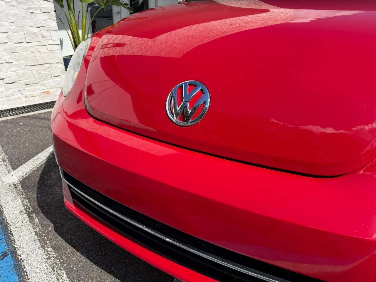 2012 Volkswagen Beetle 2dr Cpe DSG 2.0T Turbo PZEV Jacksonville FL