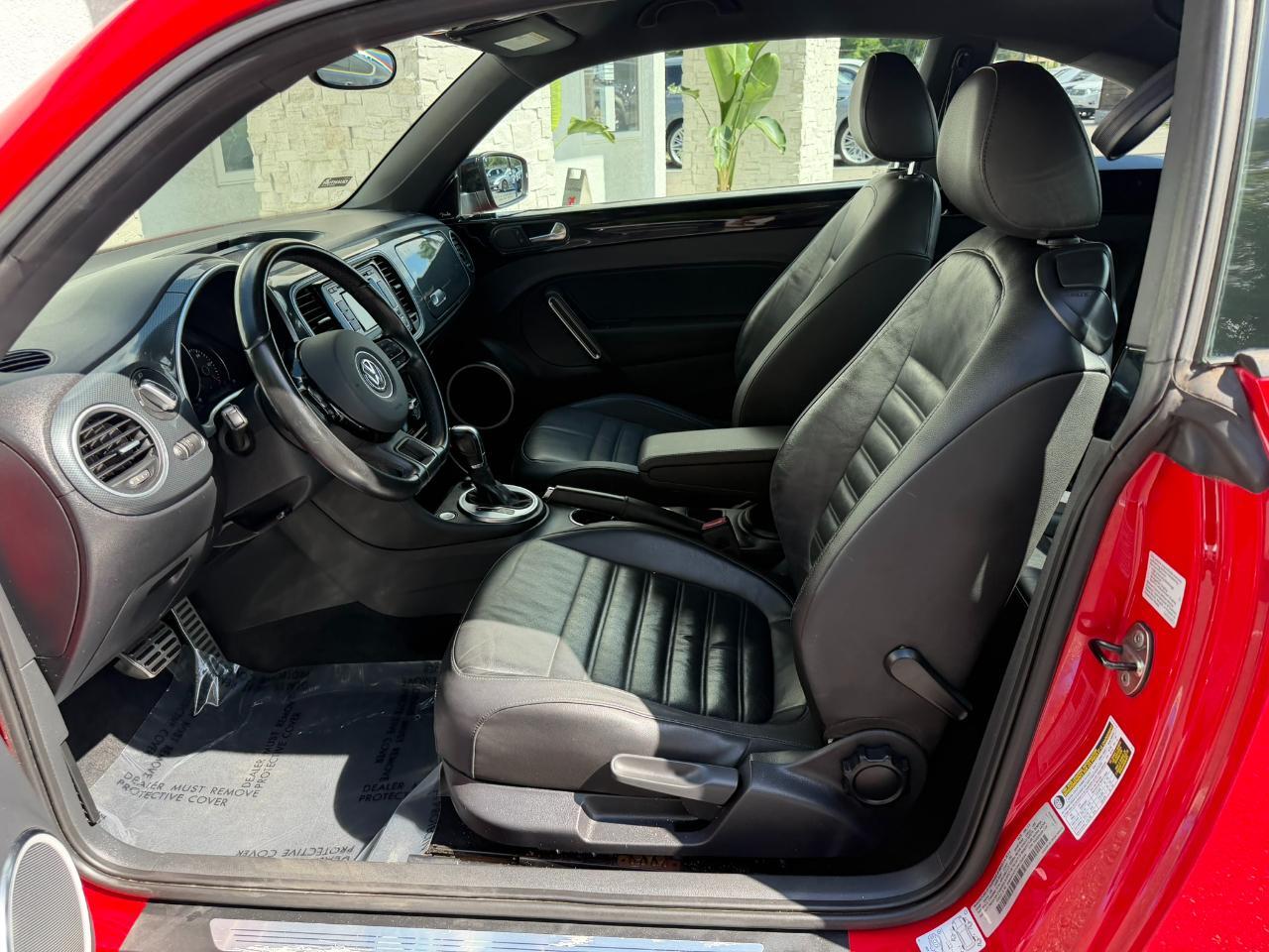 2012 Volkswagen Beetle 2dr Cpe DSG 2.0T Turbo PZEV Jacksonville FL
