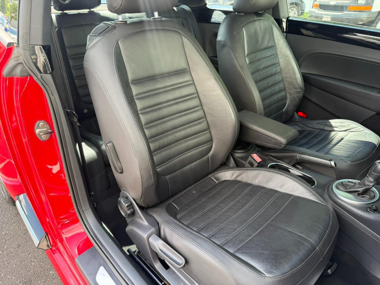 2012 Volkswagen Beetle 2dr Cpe DSG 2.0T Turbo PZEV Jacksonville FL