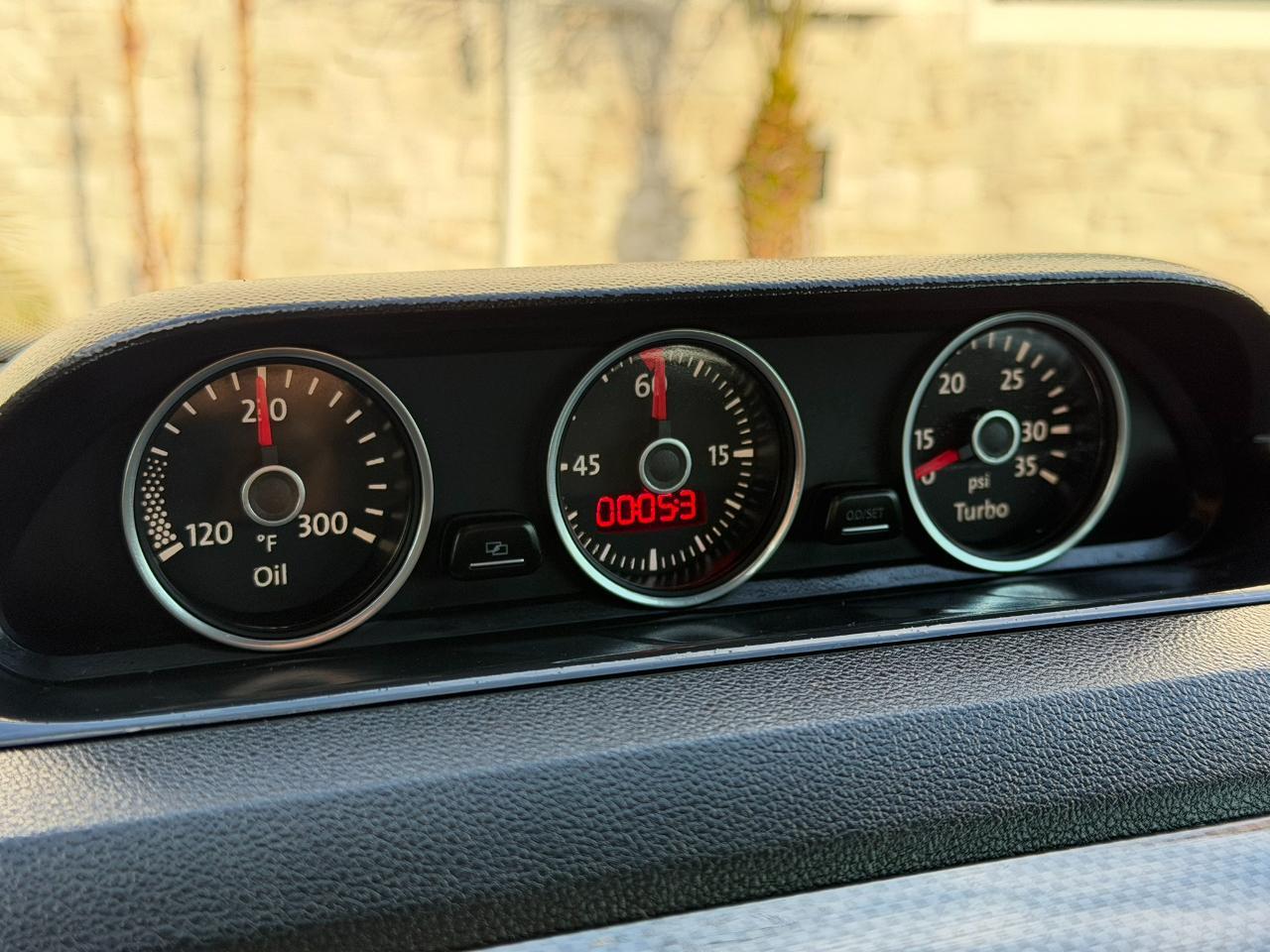 2012 Volkswagen Beetle 2dr Cpe DSG 2.0T Turbo PZEV Jacksonville FL