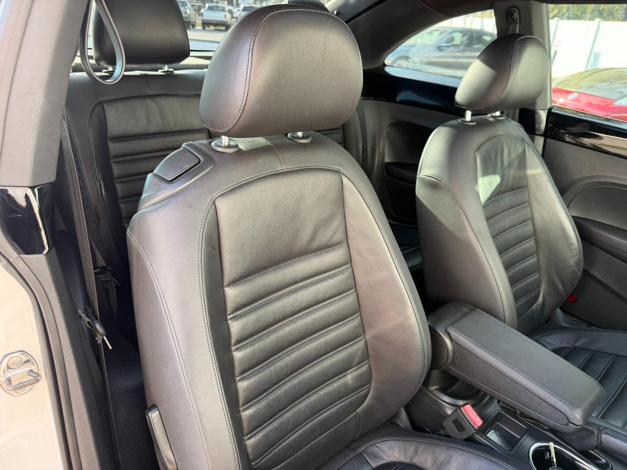 2012 Volkswagen Beetle 2dr Cpe DSG 2.0T Turbo PZEV Jacksonville FL