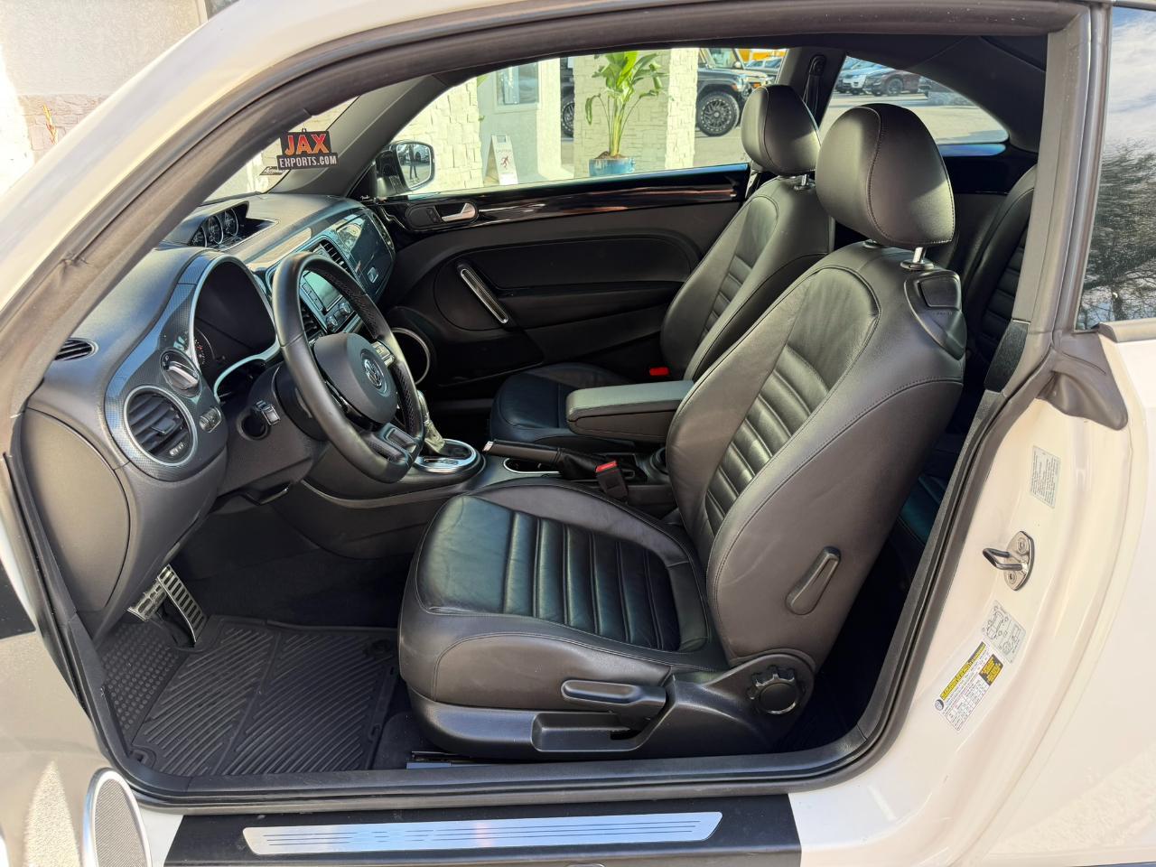 2012 Volkswagen Beetle 2dr Cpe DSG 2.0T Turbo PZEV Jacksonville FL