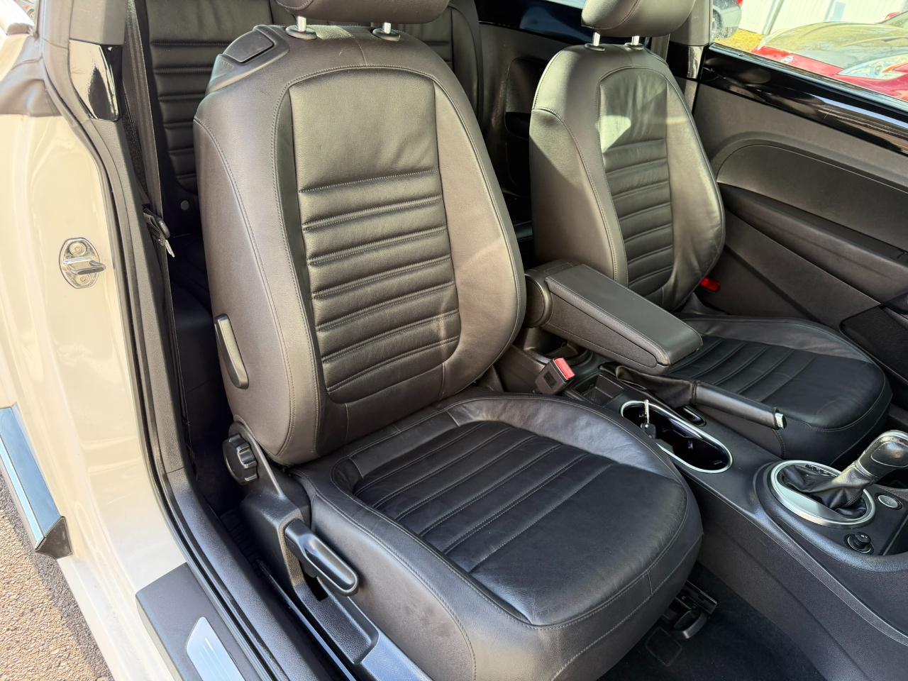 2012 Volkswagen Beetle 2dr Cpe DSG 2.0T Turbo PZEV Jacksonville FL