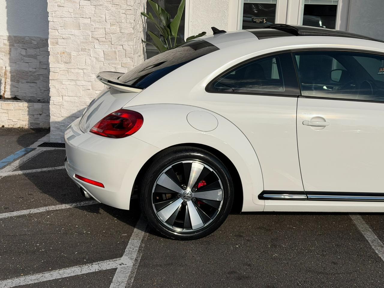 2012 Volkswagen Beetle 2dr Cpe DSG 2.0T Turbo PZEV Jacksonville FL