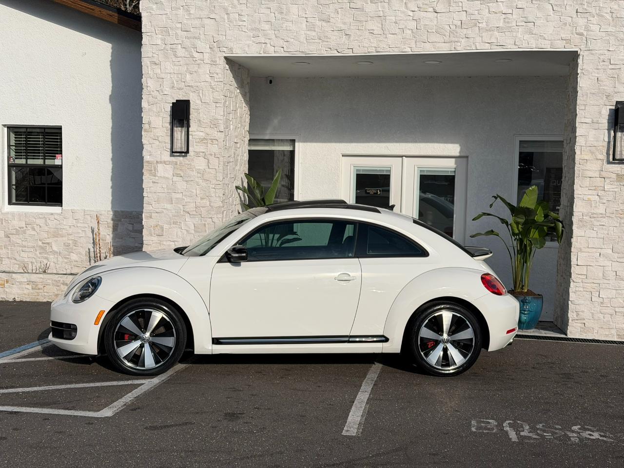 2012 Volkswagen Beetle 2dr Cpe DSG 2.0T Turbo PZEV Jacksonville FL
