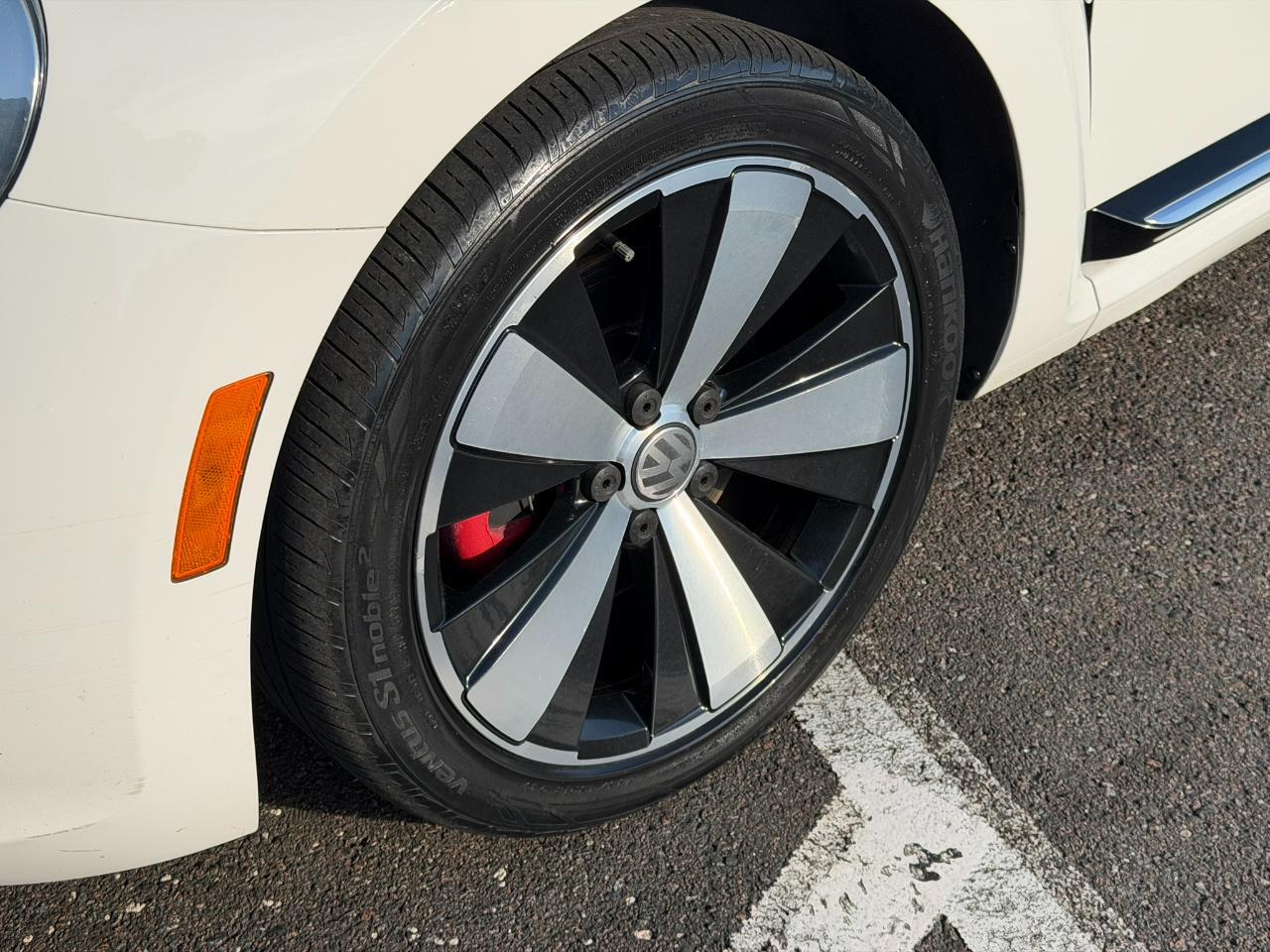 2012 Volkswagen Beetle 2dr Cpe DSG 2.0T Turbo PZEV Jacksonville FL