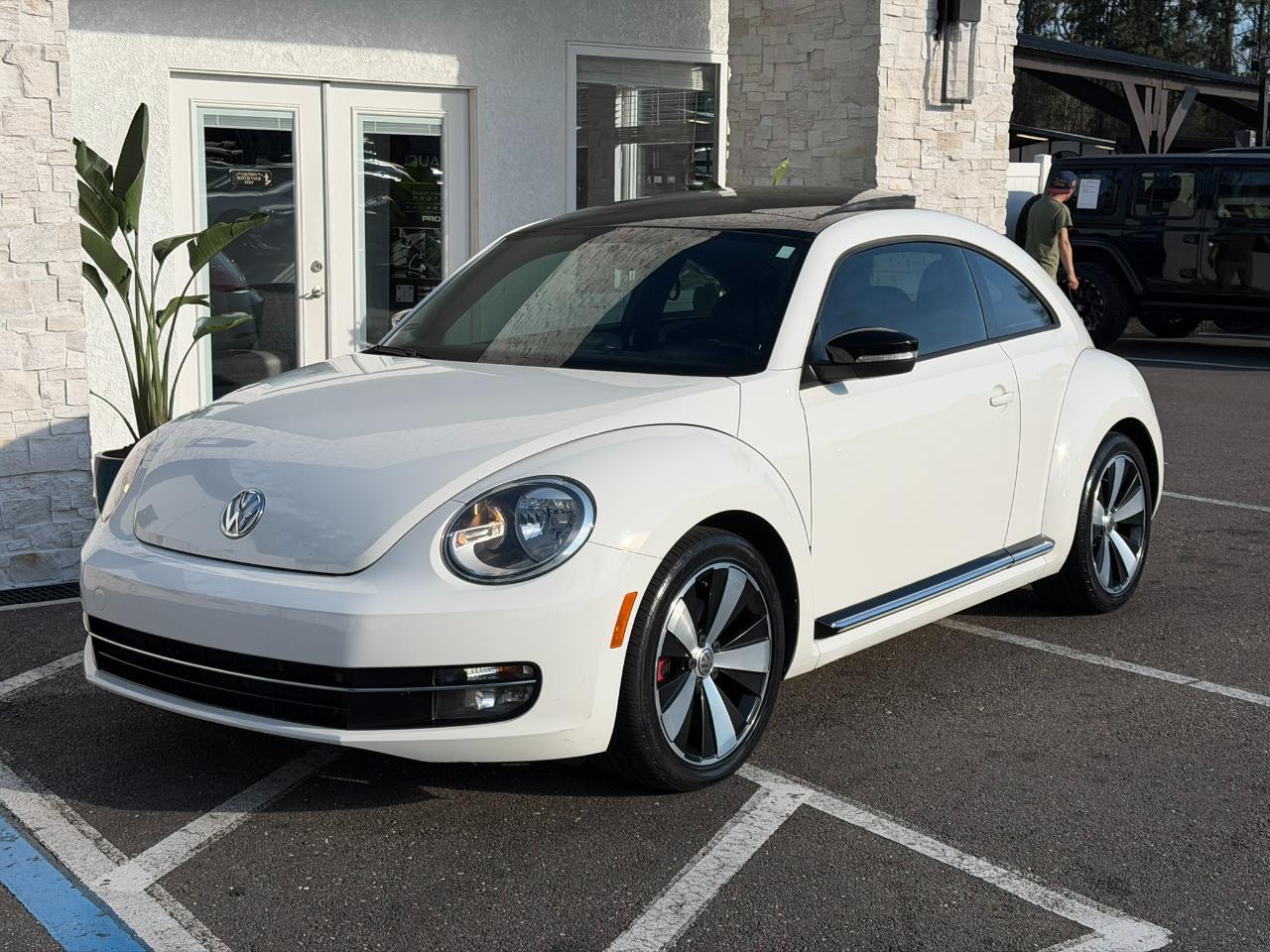 2012 Volkswagen Beetle 2dr Cpe DSG 2.0T Turbo PZEV Jacksonville FL