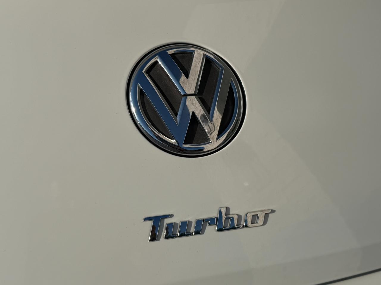 2012 Volkswagen Beetle 2dr Cpe DSG 2.0T Turbo PZEV Jacksonville FL