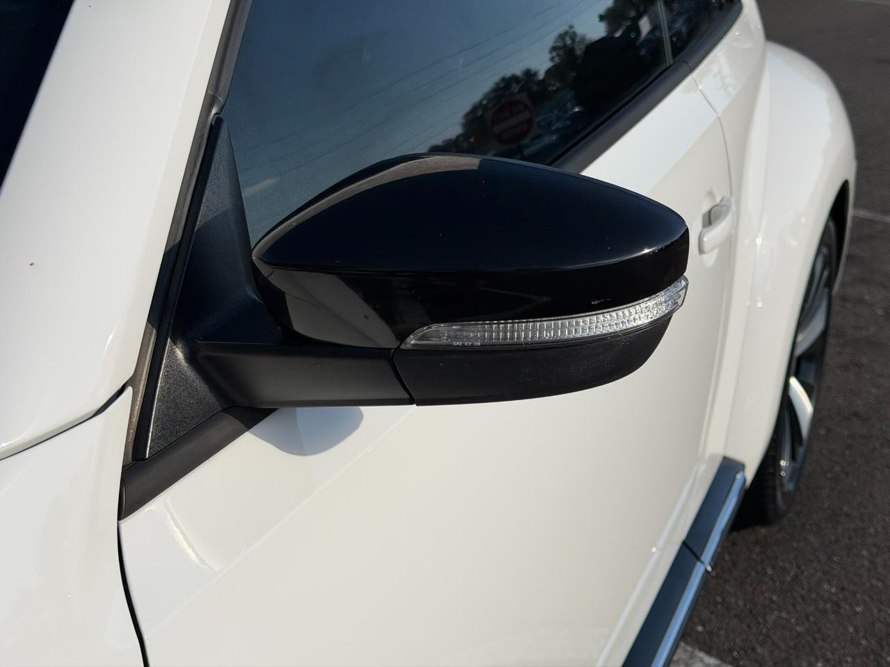 2012 Volkswagen Beetle 2dr Cpe DSG 2.0T Turbo PZEV Jacksonville FL