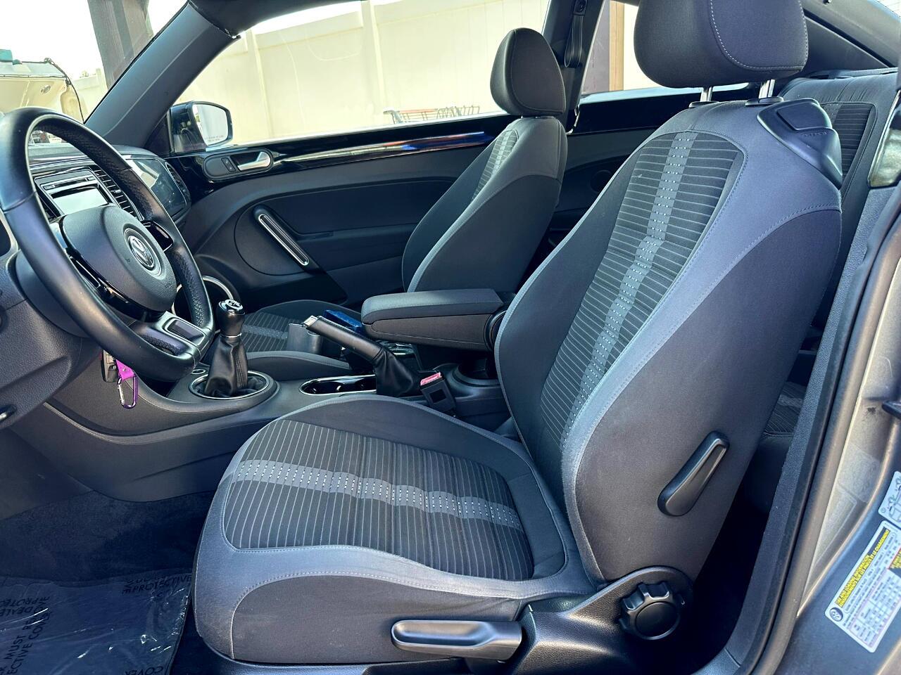 2012 Volkswagen Beetle 2dr Cpe Man 2.0T Turbo PZEV Jacksonville FL