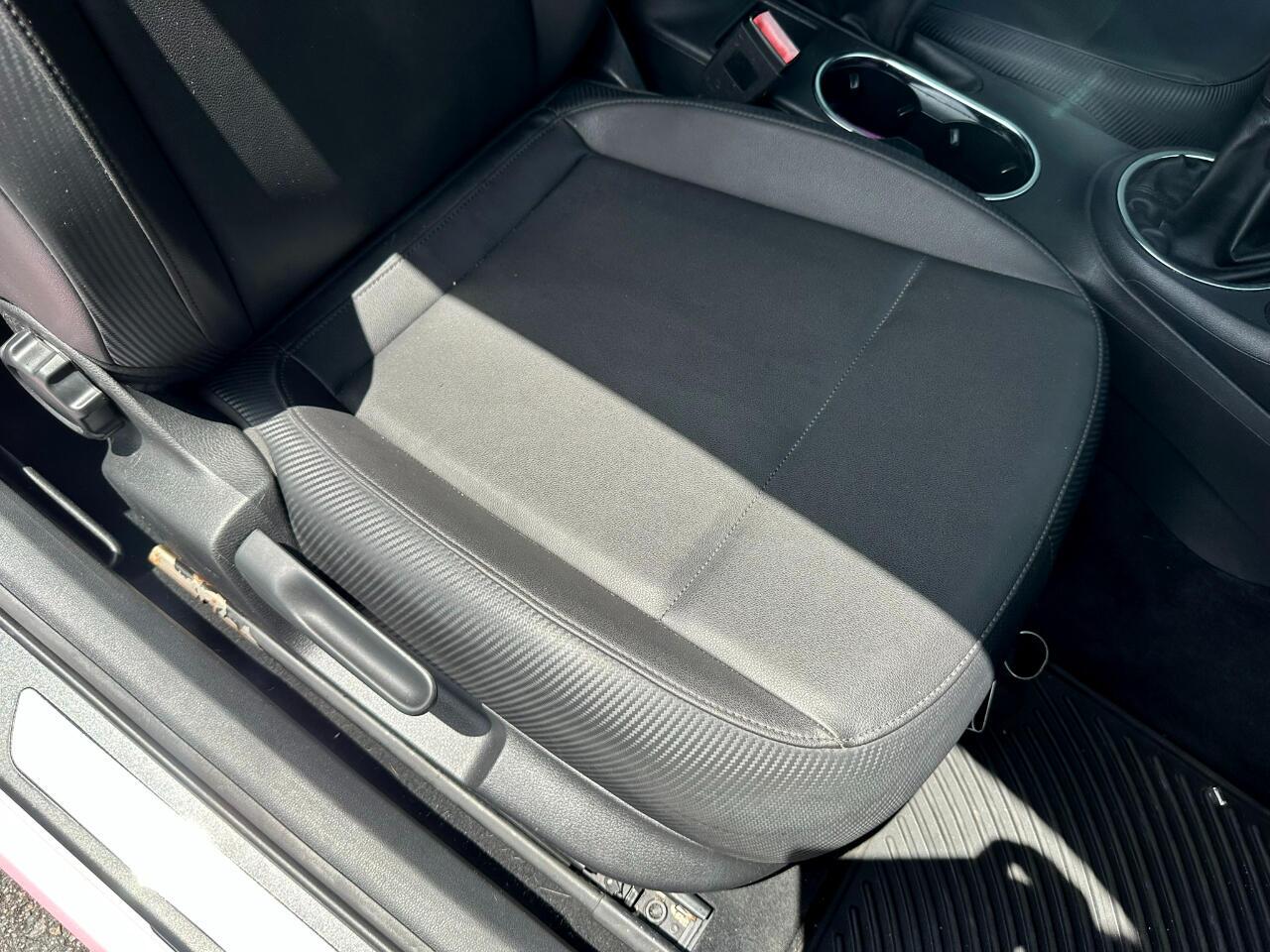 2012 Volkswagen Beetle 2.5L photo 40