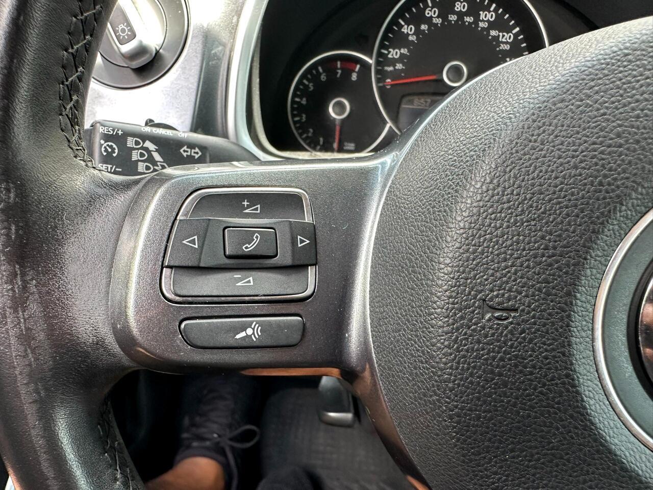 2012 Volkswagen Beetle 2.5L photo 27