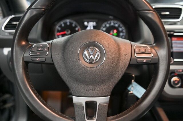 2012 Volkswagen Eos Komfort 2dr Convertible Chicago IL