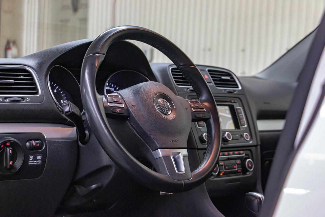 2012 Volkswagen Golf Highline Diesel Leather Roof Nav Red Deer AB