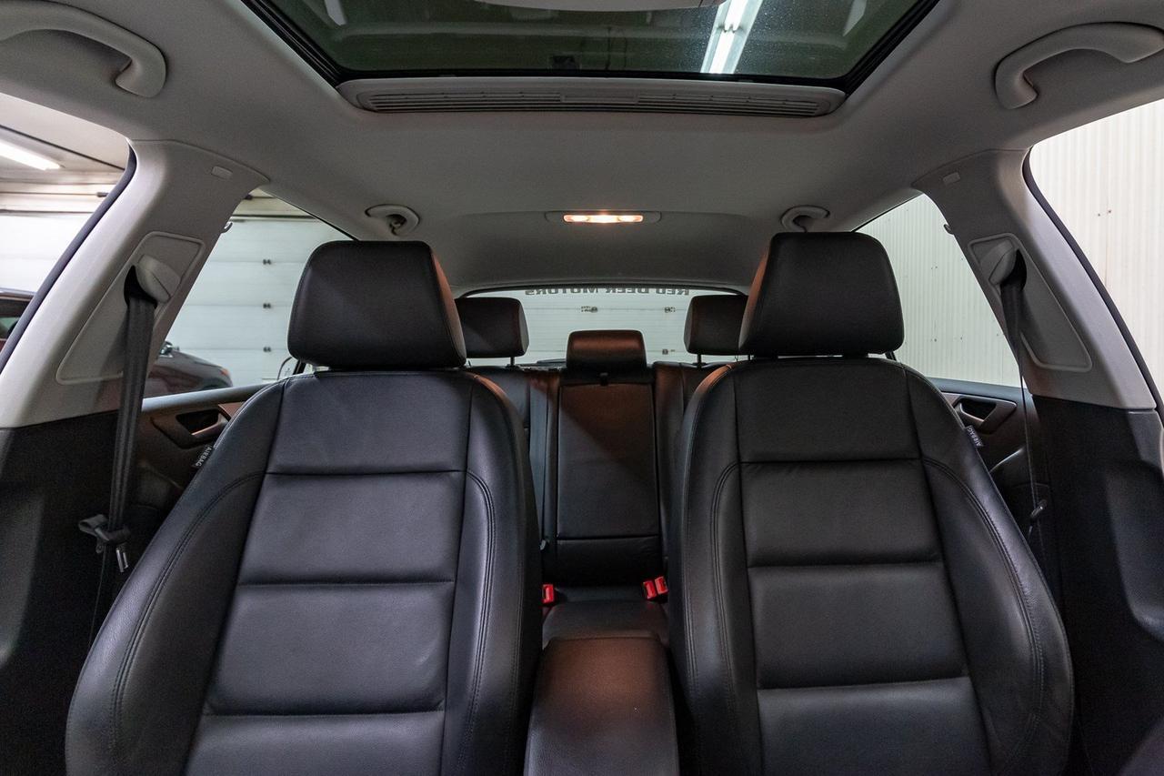 2012 Volkswagen Golf Highline Diesel Leather Roof Nav Red Deer AB