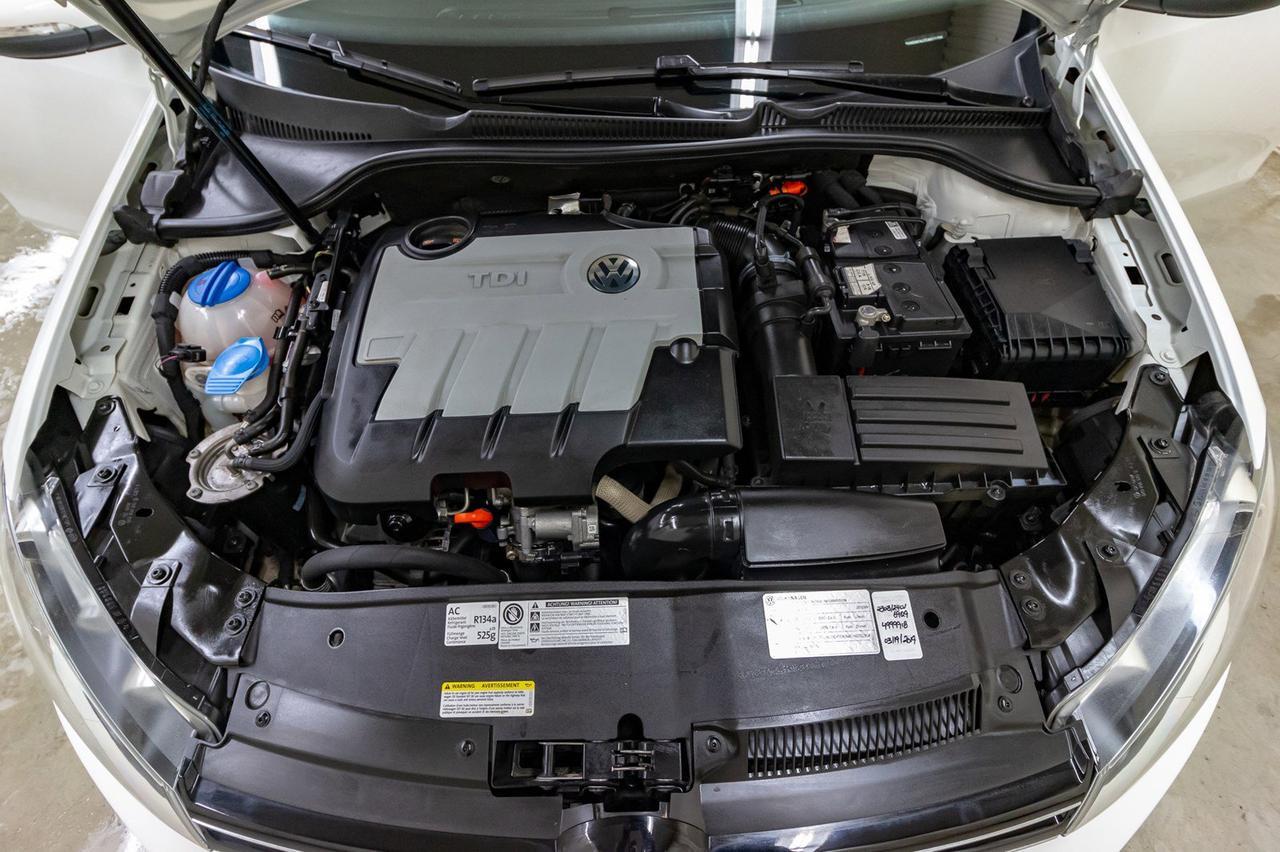 2012 Volkswagen Golf TDI Highline Red Deer AB