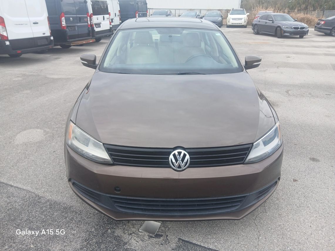 2012 Volkswagen Jetta 2.5L SE Sedan 4D