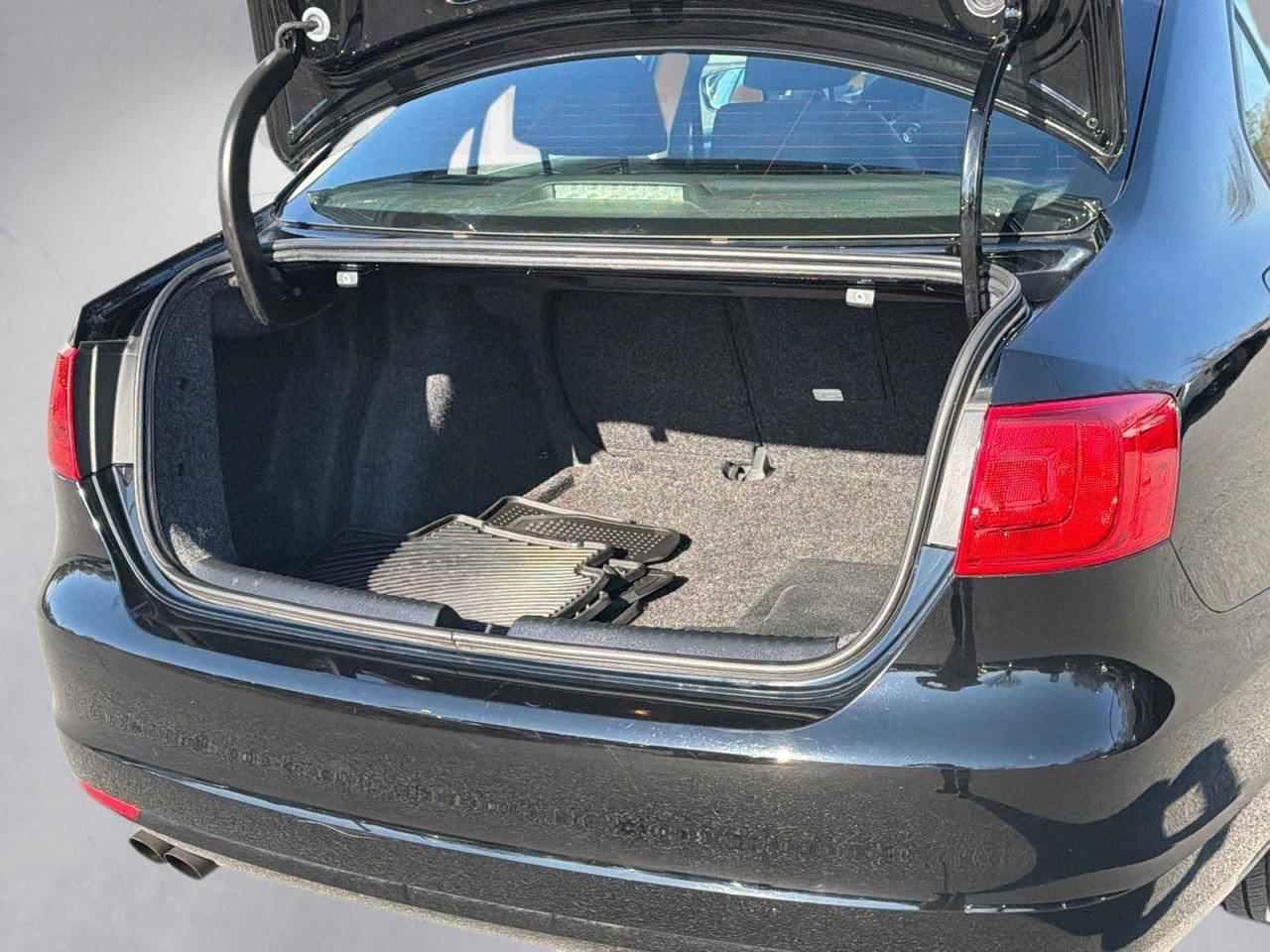 2012 Volkswagen Jetta Sedan SEL w/Sunroof PZEV Hagerstown MD