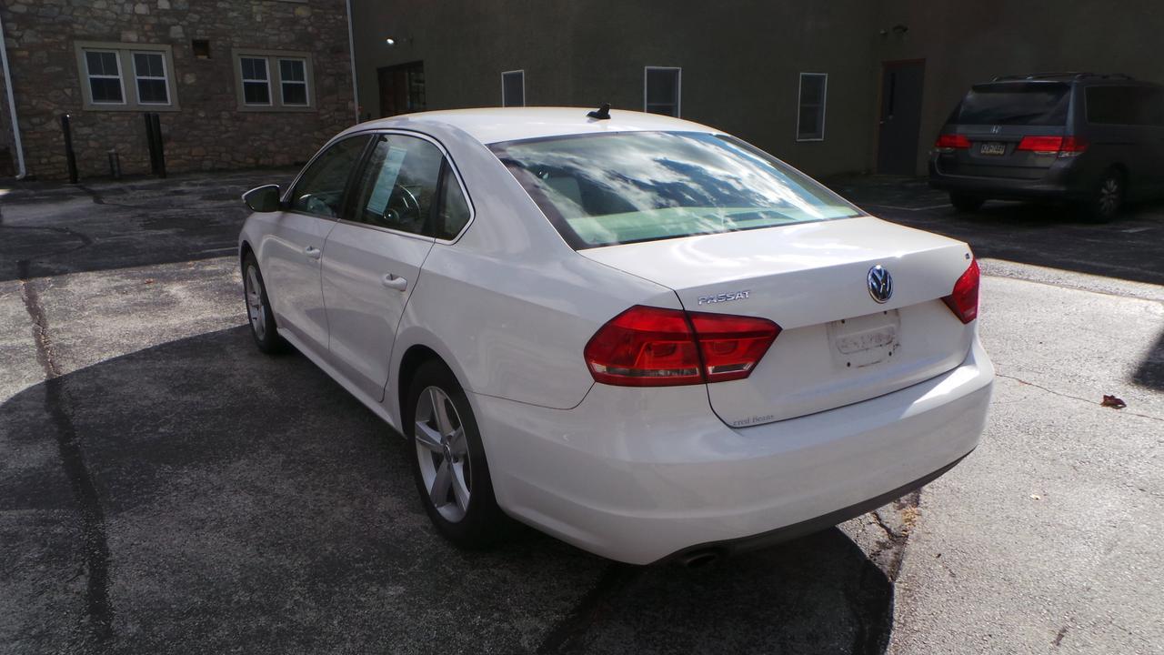 2012 Volkswagen Passat 2.5 SE