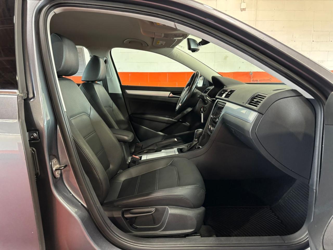 2012 Volkswagen Passat 2.5L SE Franklin OH