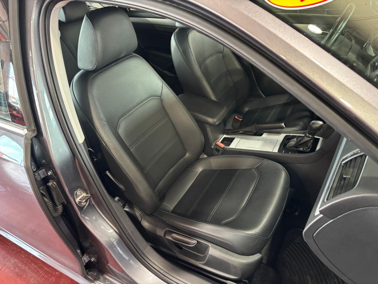2012 Volkswagen Passat 2.5L SE Franklin OH