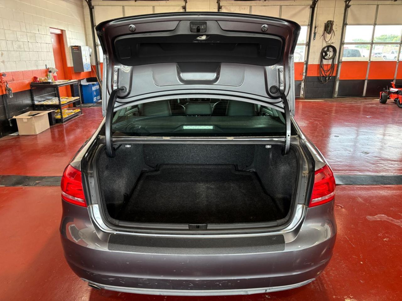 2012 Volkswagen Passat 2.5L SE Franklin OH