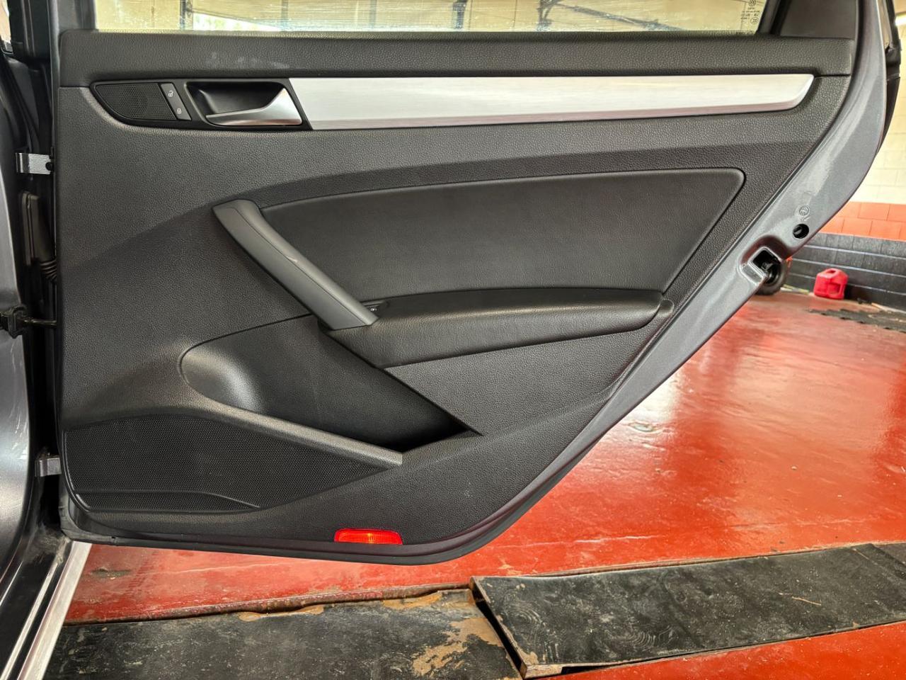 2012 Volkswagen Passat 2.5L SE Franklin OH