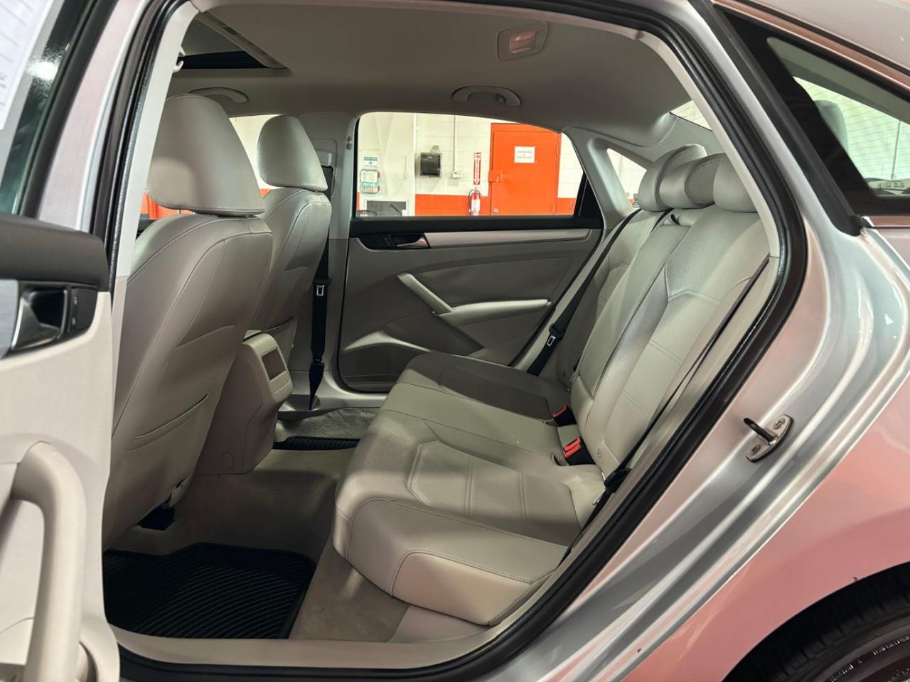 2012 Volkswagen Passat 2.5L SE Franklin OH