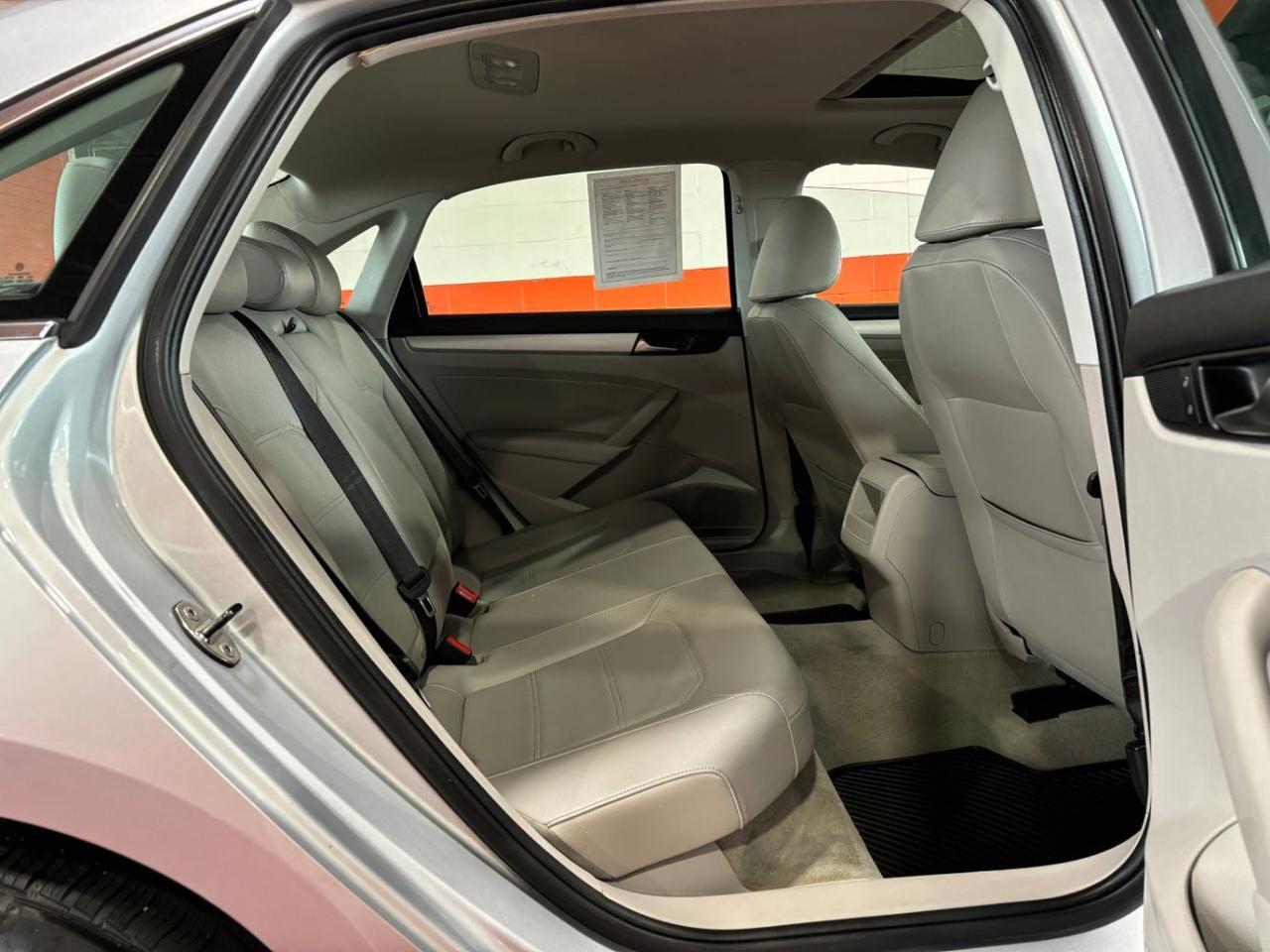 2012 Volkswagen Passat 2.5L SE Franklin OH