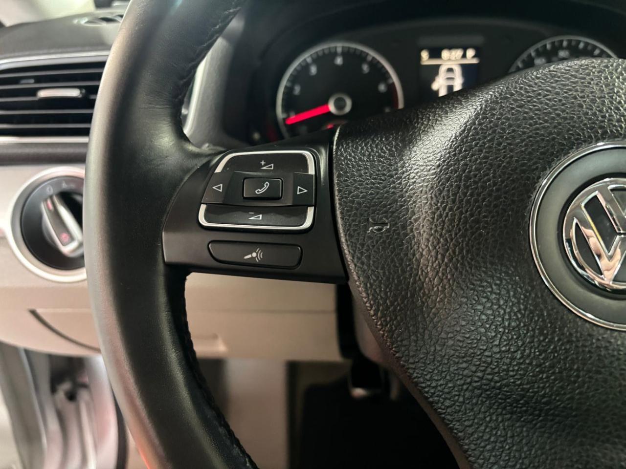 2012 Volkswagen Passat 2.5L SE Franklin OH