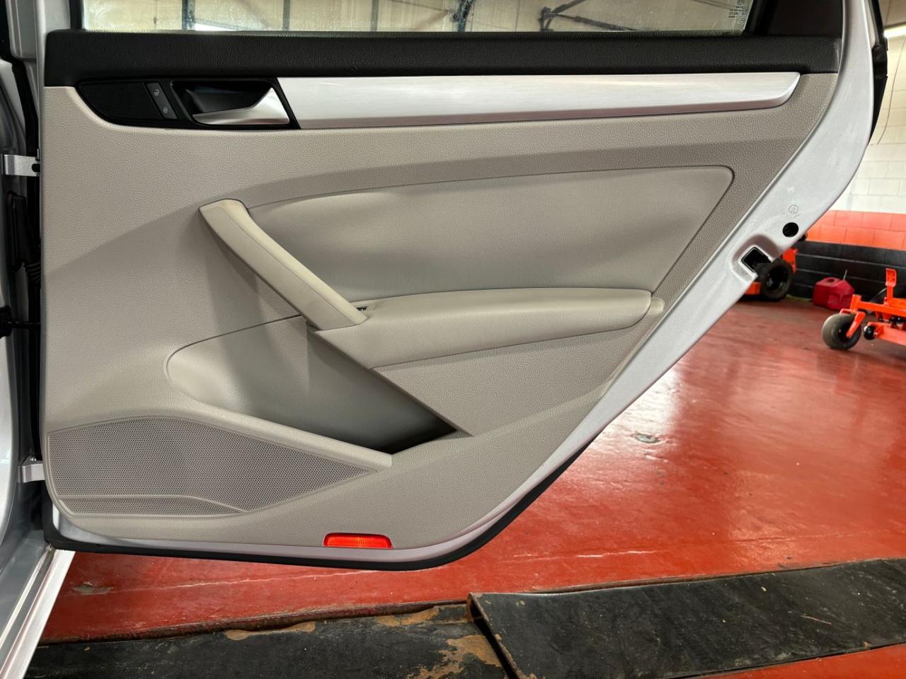 2012 Volkswagen Passat 2.5L SE Franklin OH