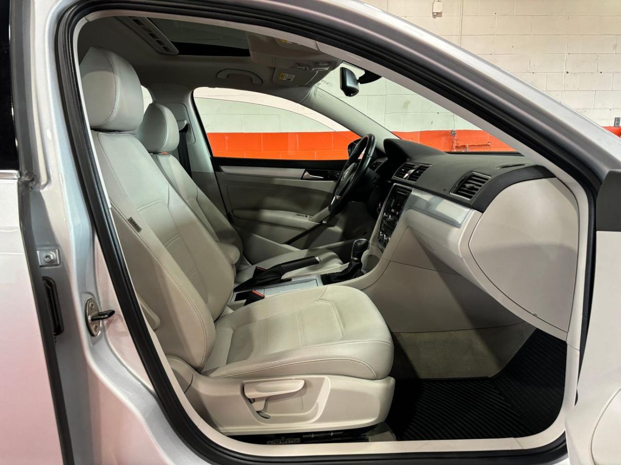 2012 Volkswagen Passat 2.5L SE Franklin OH