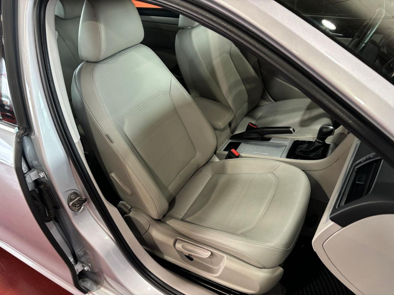 2012 Volkswagen Passat 2.5L SE Franklin OH