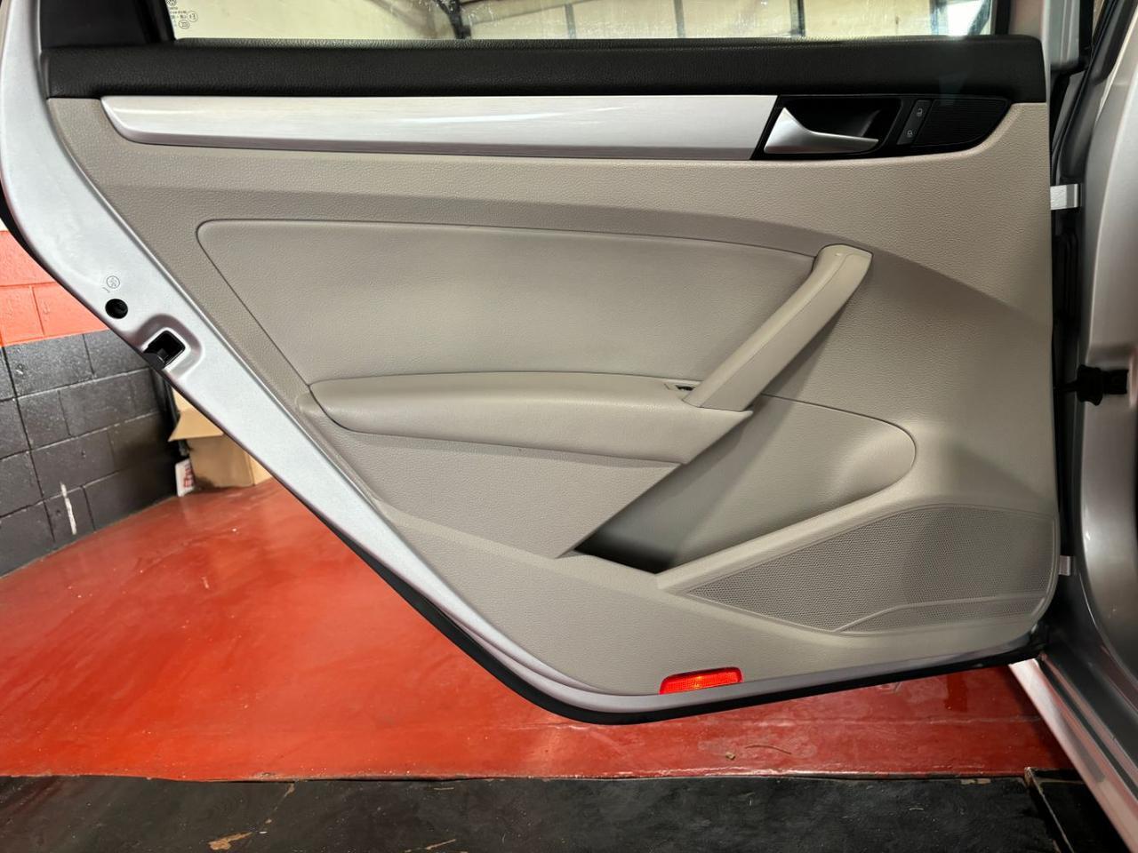 2012 Volkswagen Passat 2.5L SE Franklin OH