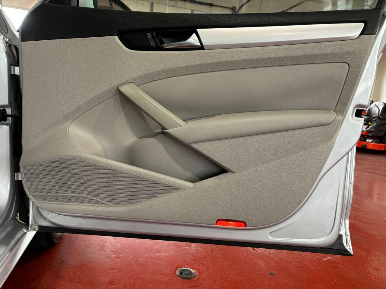 2012 Volkswagen Passat 2.5L SE Franklin OH