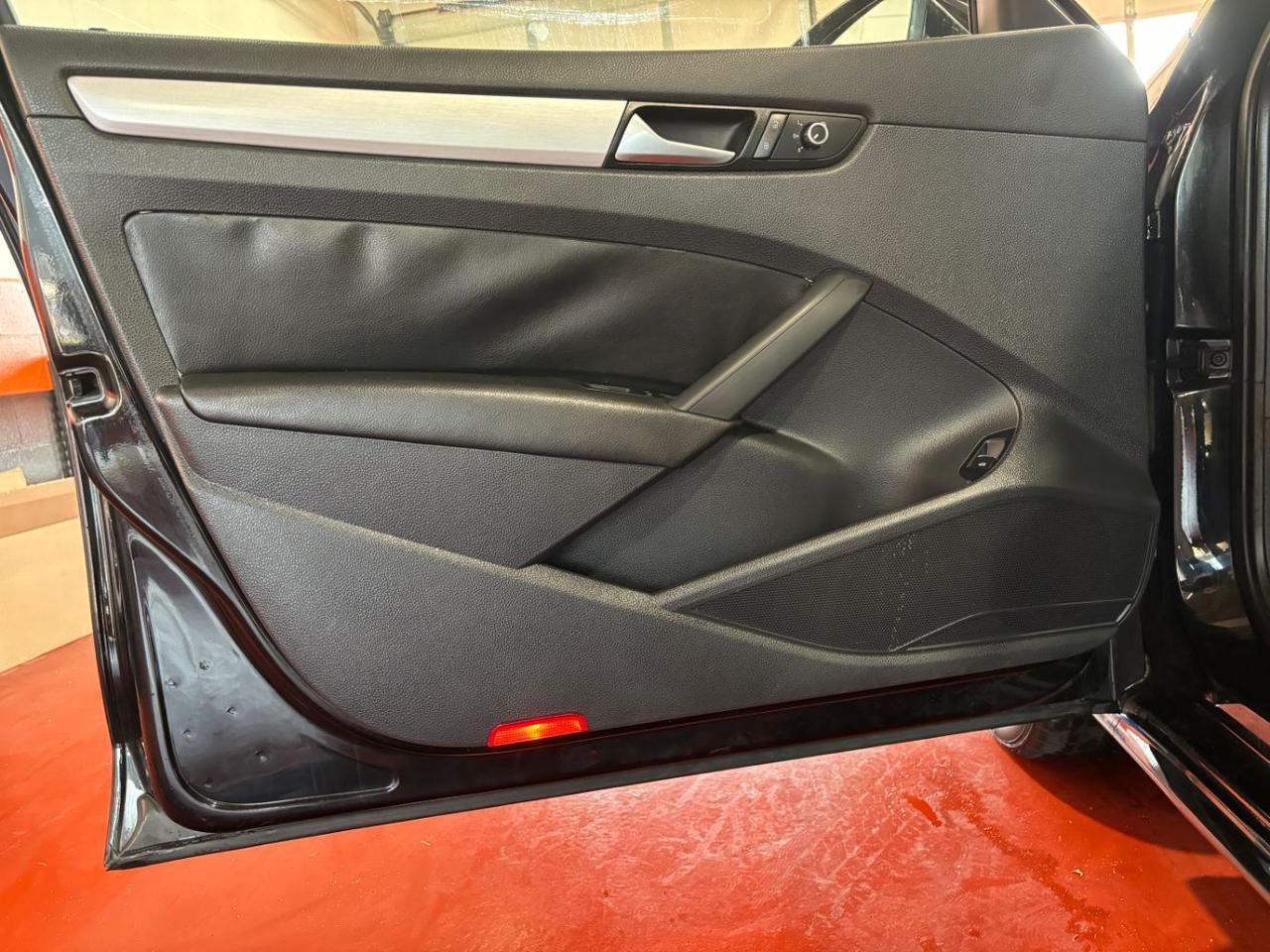 2012 Volkswagen Passat 2.5L SE Franklin OH