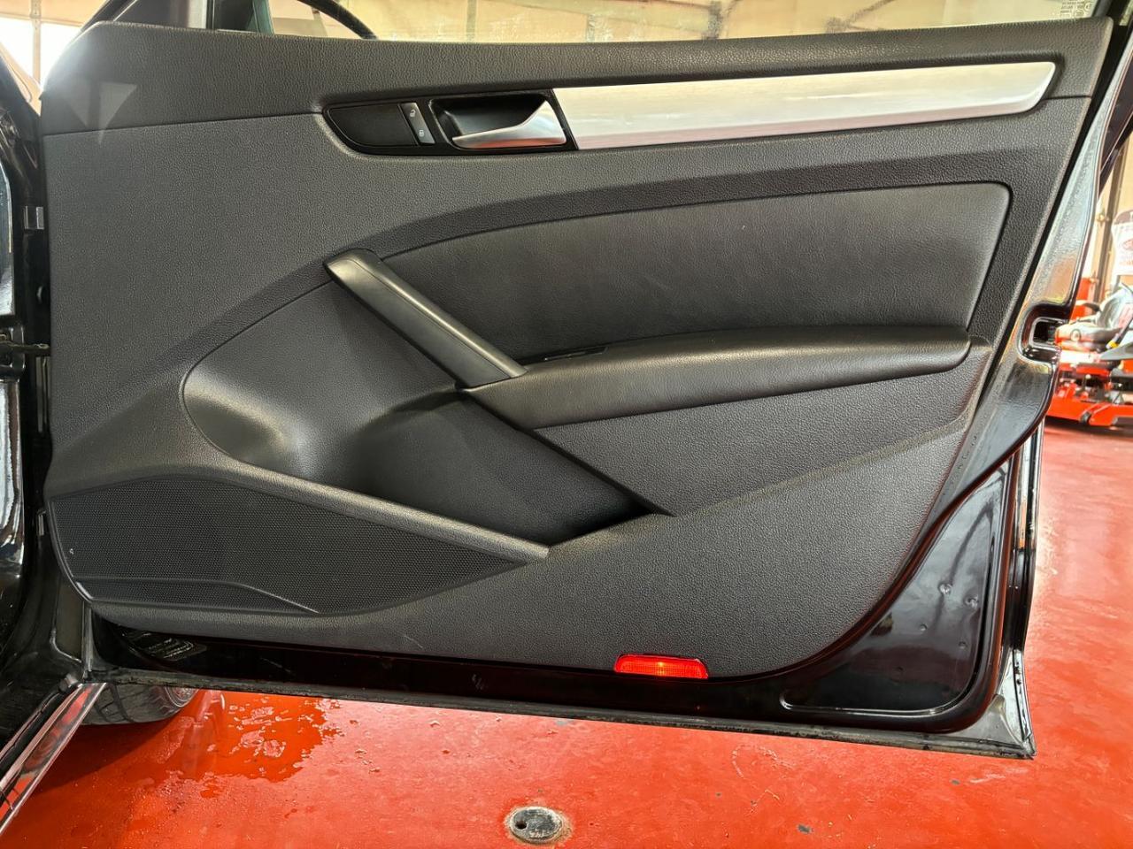 2012 Volkswagen Passat 2.5L SE Franklin OH