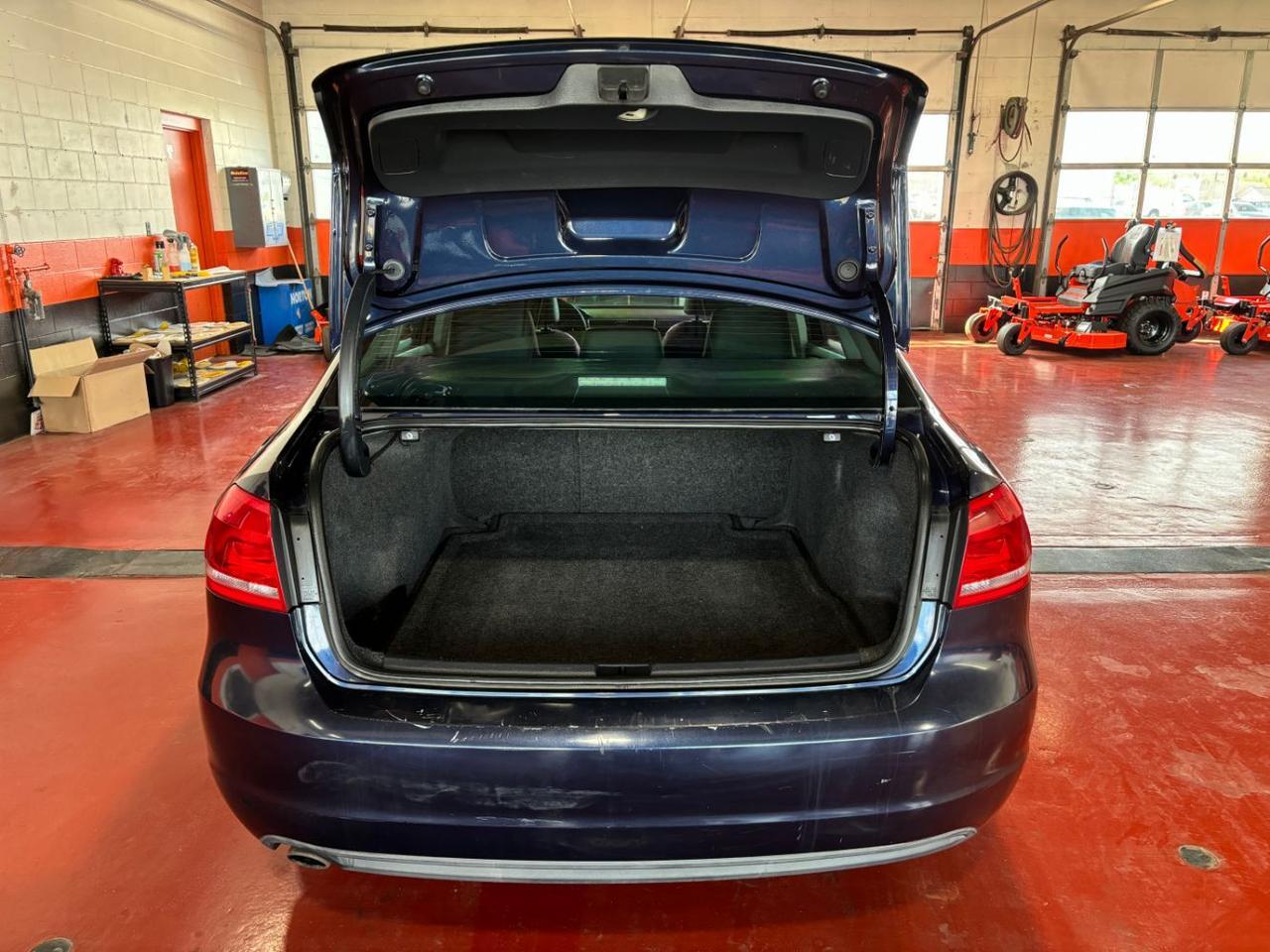 2012 Volkswagen Passat 2.5L SE Franklin OH