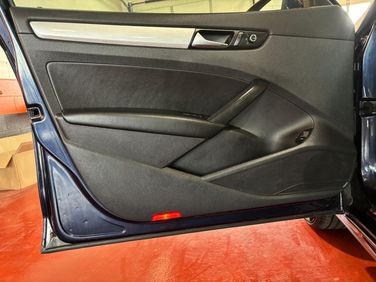 2012 Volkswagen Passat 2.5L SE Franklin OH