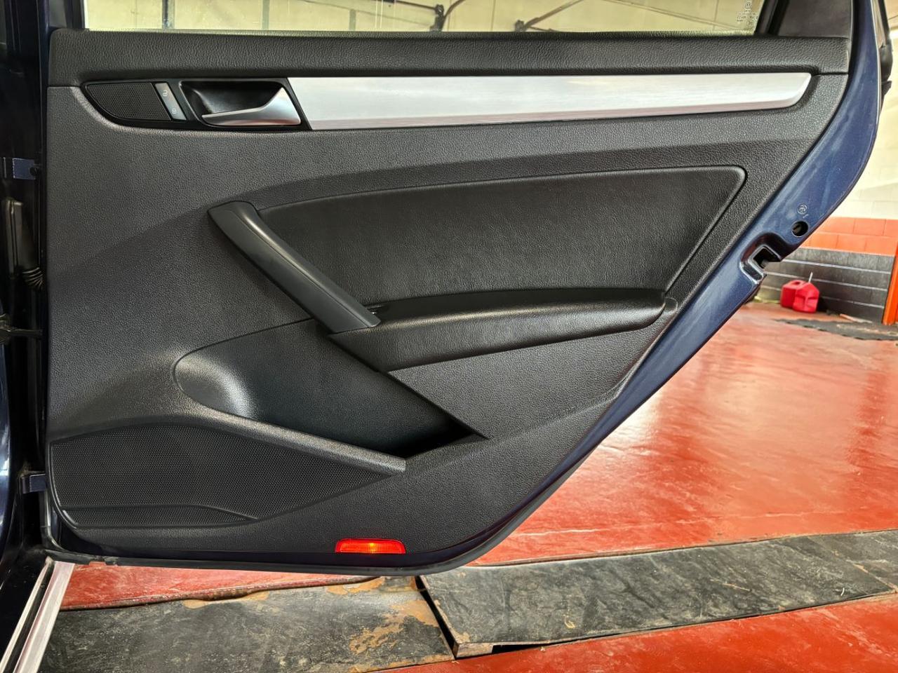 2012 Volkswagen Passat 2.5L SE Franklin OH