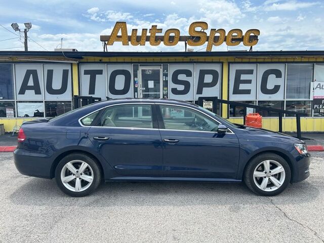 2012 Volkswagen Passat 2.5L SE Houston TX
