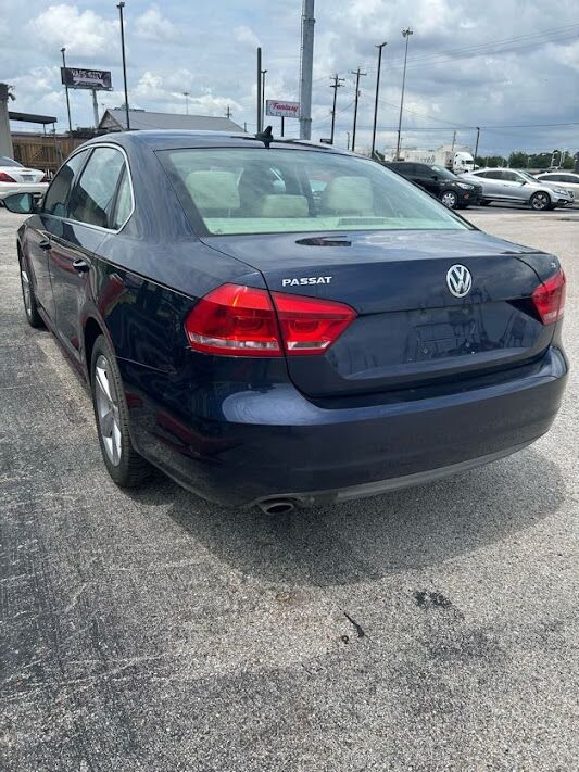 2012 Volkswagen Passat 2.5L SE Houston TX