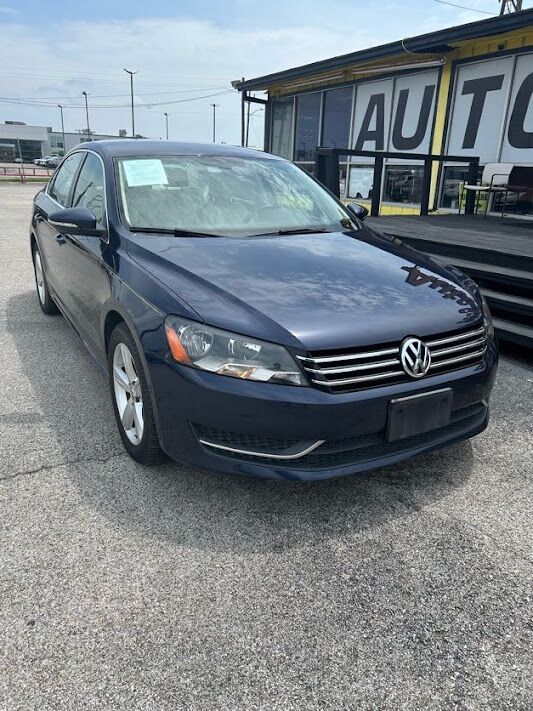 2012 Volkswagen Passat 2.5L SE Houston TX