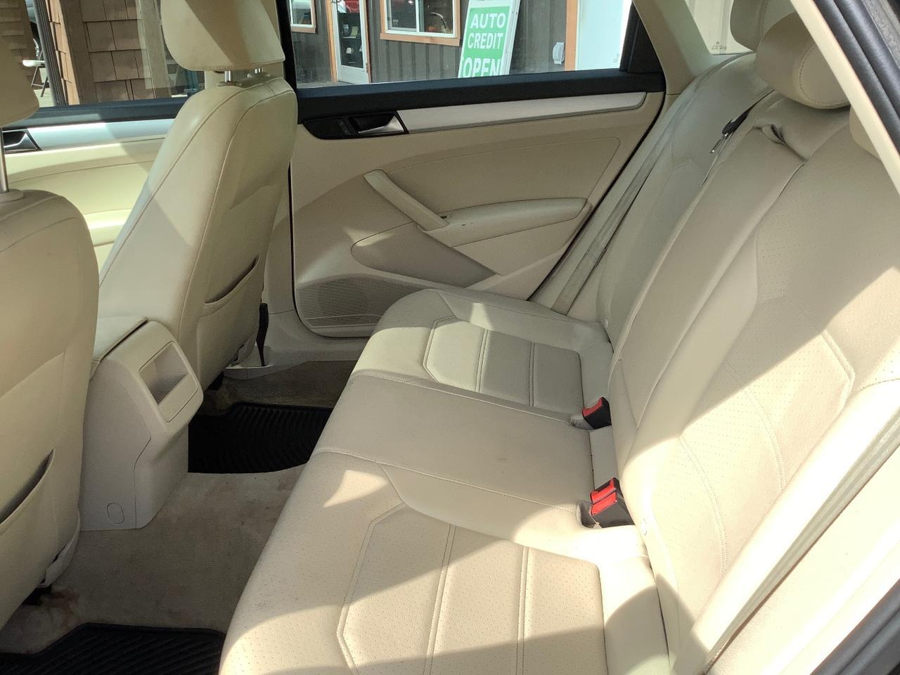 2012 Volkswagen Passat 2.5L SE Hayden ID