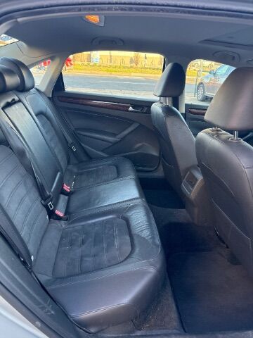 2012 Volkswagen Passat 3.6L V6 SEL Premium