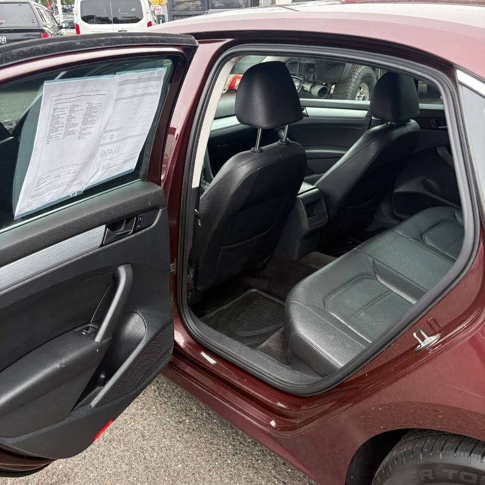 2012 Volkswagen Passat SE PZEV 4dr Sedan 6A Edison NJ