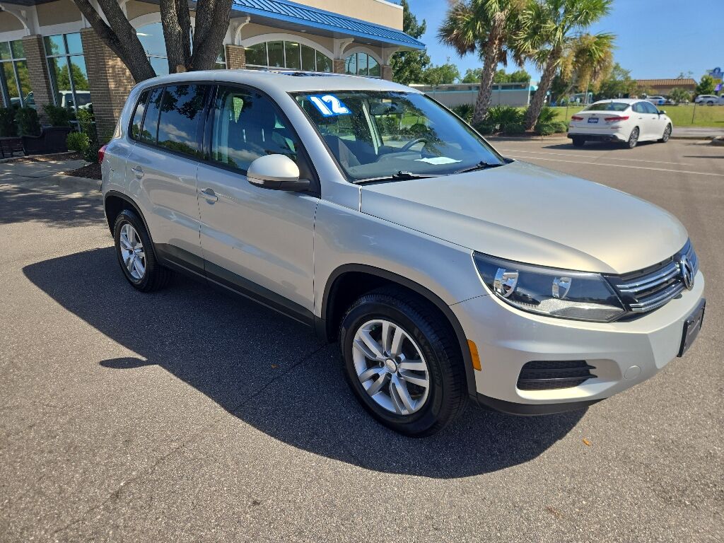 2012 Volkswagen Tiguan S w/Sunroof