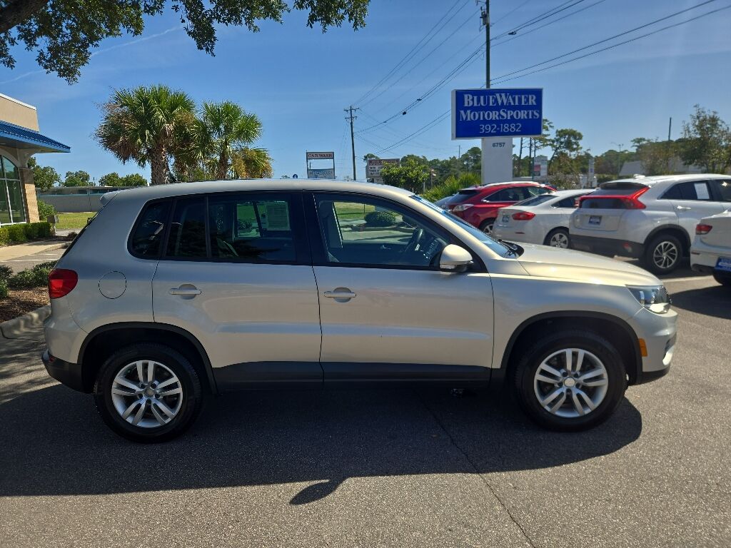 2012 Volkswagen Tiguan S w/Sunroof