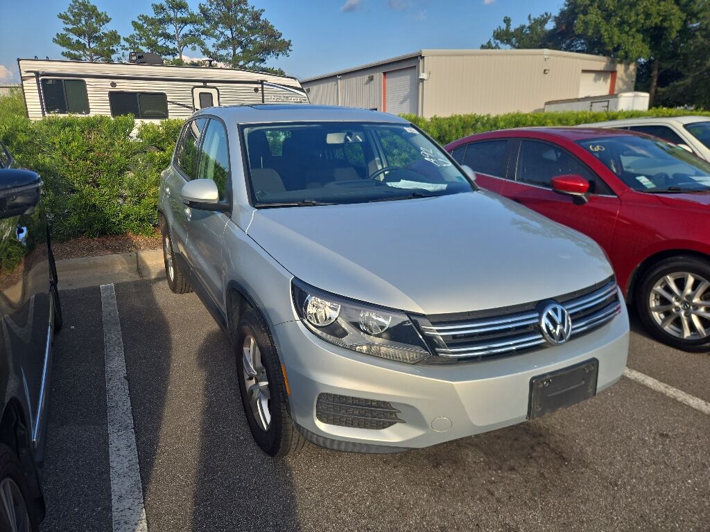 2012 Volkswagen Tiguan S w/Sunroof